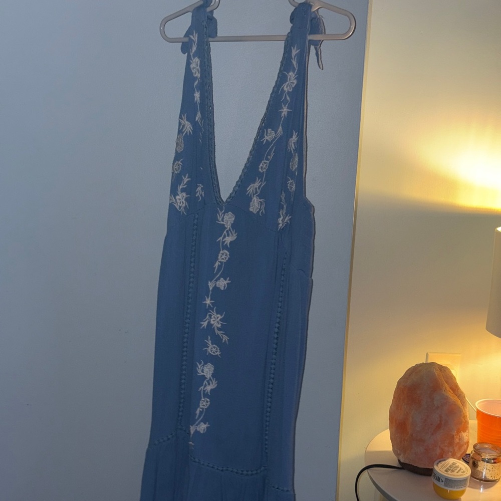 Jessica Simpson Blue Backless Dress with White Embroidery